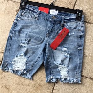 ✨NWT!✨ Celebrity Pink shorts!